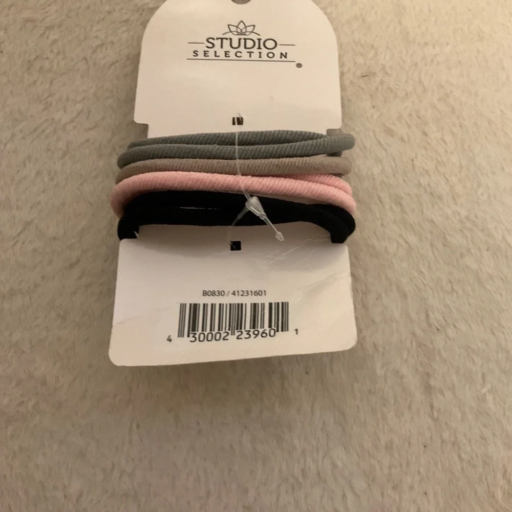 Studio 4-Pack Hair Ties in Gray, Taupe, Pink & Black